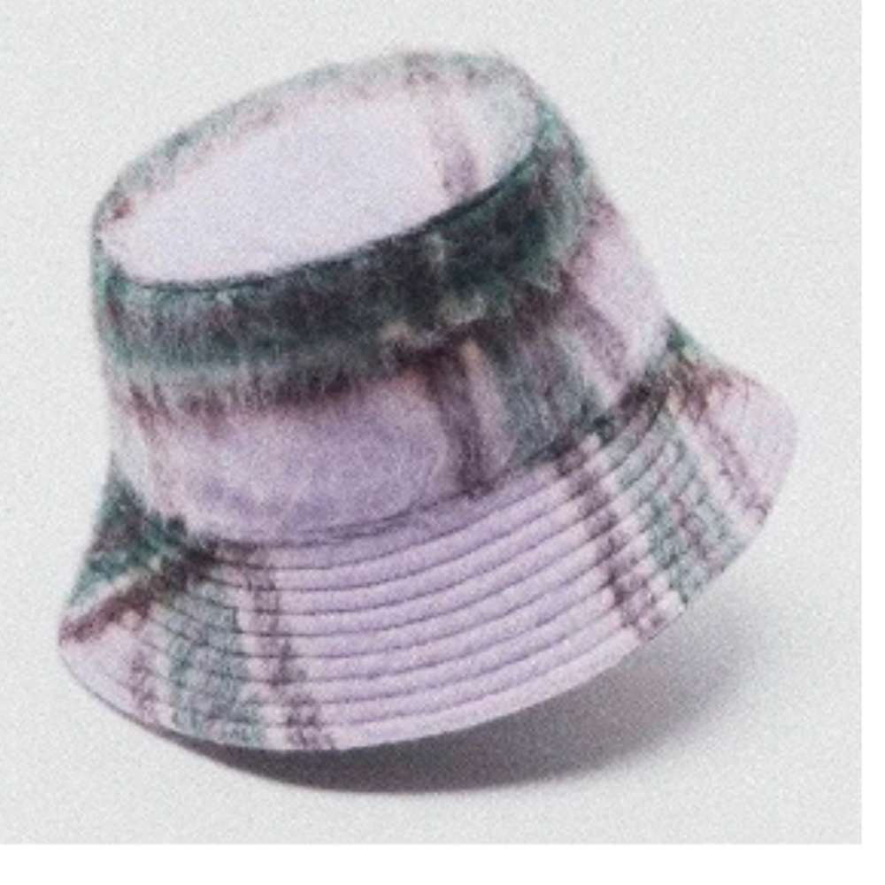 plaid furry bucket hat